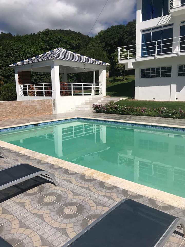Vendo hermosa villa en matua a 30 mts de la ciudad