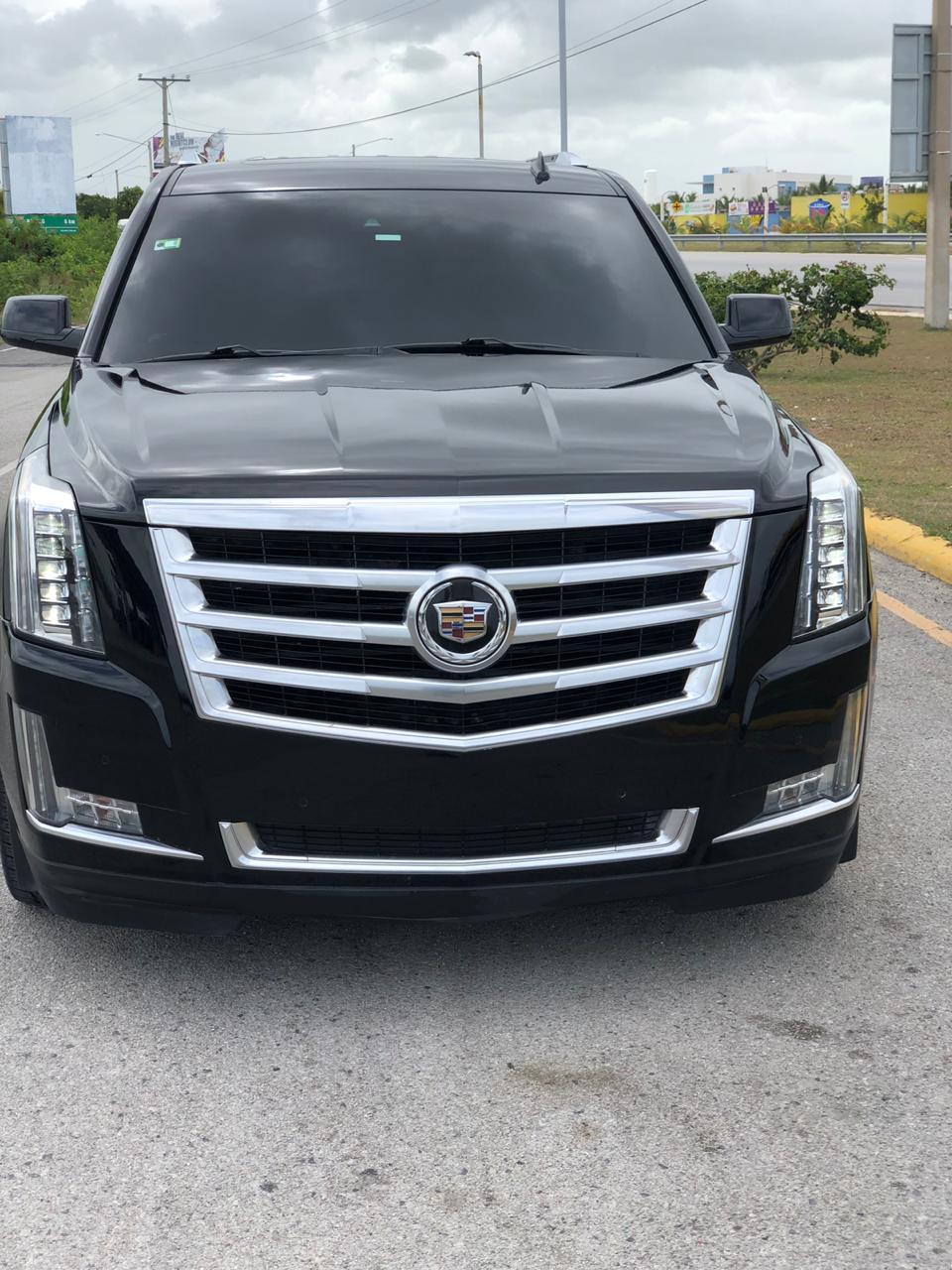 Cadillac Black, Siente El Confort, Alquiler!