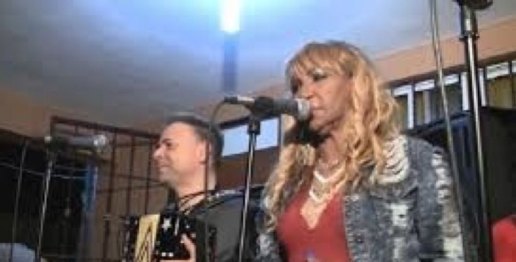 Para Sus Fiestas, Violinistas, Saxofonistas Y Grupo Tipico!