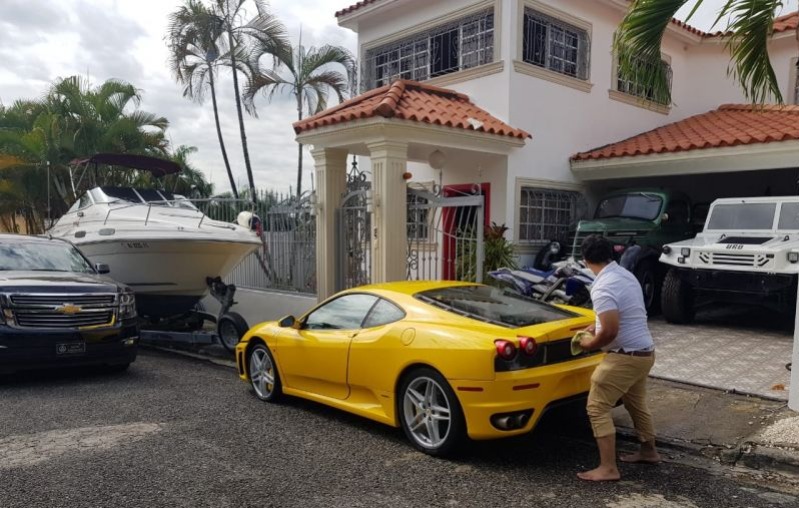 Ferraris Y Otros Carrros Deportivos En Alquiler, Todo Rd!