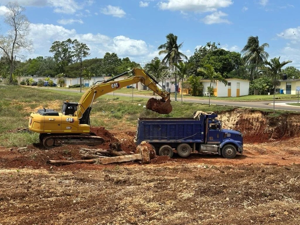Construyendo En Rd? Alquiler De Maquinarias De Construcción!!